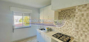 Apartamento T2 em Castanheira do Ribatejo(CAST021)