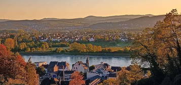 sehr freundliche Dachgeschosswohnung mit Fernblick