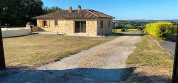 Maison P6 avec piscine et vue dominante