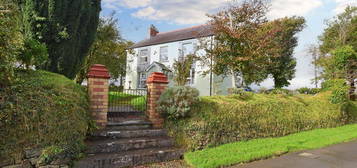 4 bed detached house for sale