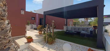 Chalet pareado en venta en calle Cox