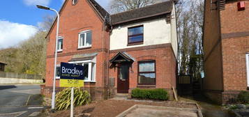 2 bed end terrace house to rent