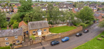 2 bedroom detached house for sale