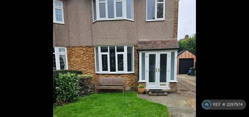 3 bedroom semi-detached house