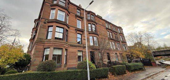 Flat to rent in Clarence Drive, Glasgow G12