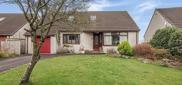 4 bed detached house for sale