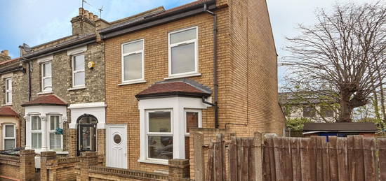 3 bed end terrace house for sale