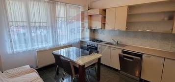 Apartament de imchiriat cu 2 camere zona centrala