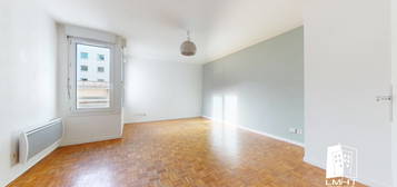 Appartement  à louer, 3 pièces, 2 chambres, 72 m²