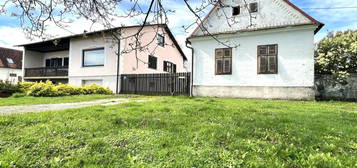 Sofort beziehbares Wohnhaus und ehemaliges Bauernhaus von 1908 am ruhigen Dorfrand