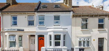 6 bedroom terraced house to rent