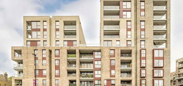 Flat for sale in London Road, Isleworth TW7