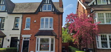 5 bedroom semi-detached house