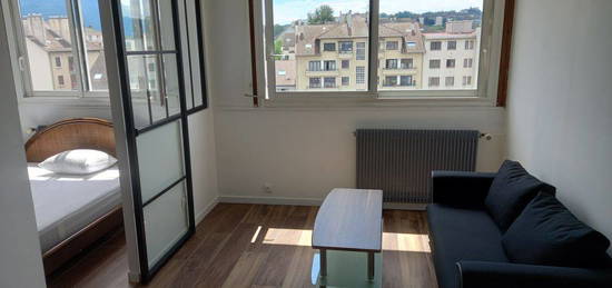 T2 33m2 Annecy centre , 920 euros charges comprises