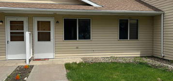 410 N 2nd St APT 3, Plainview, NE 68769