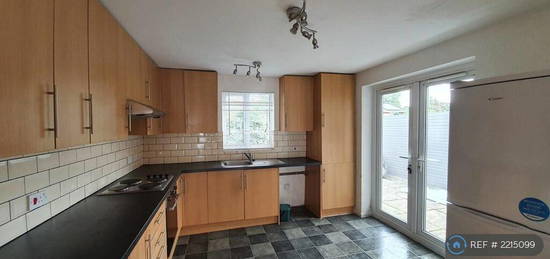 4 bedroom terraced house