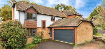 4 bed detached house for sale