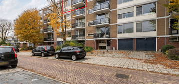 Van Karnebeekstraat 111