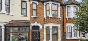 4 bed terraced house for sale