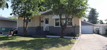 4017 52nd St, Wetaskiwin, AB T9A 1N1