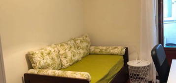 267524 - Quarto com cama de solteiro em...