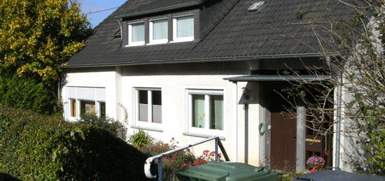 Schöne Erdgeschosswohnung mit Aussicht aufs Rheintal