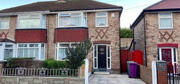 3 bed semi-detached house for sale