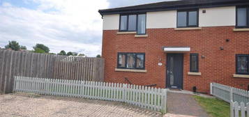 3 bedroom semi-detached house to rent