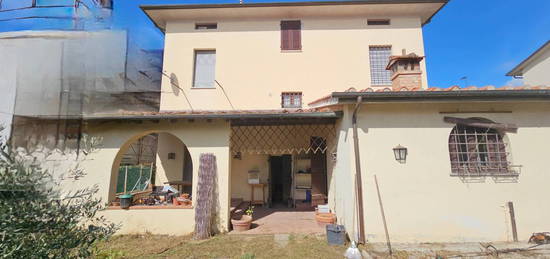 Villa unifamiliare, buono stato, 206 m², Segromigno - San Colombano, Capannori