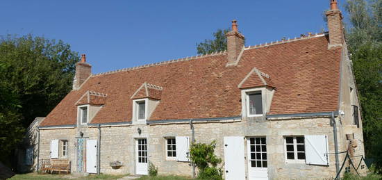 Belle Propriété proche de Lignières  (Cher), 2 maisons, dépendances et piscine