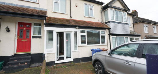 Terraced house to rent in Palmerston Road, Grays RM20