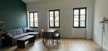 Location Nov/Mars Appartement lumineux, centre-ville, Marseille 54 m²