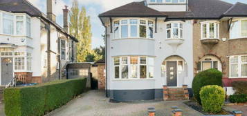 5 bedroom semi-detached house for sale