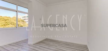 Apartamento T1 Remodelado em Arroios, Lisboa