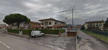 Villa all'asta in via Pietro Faidetti, 5