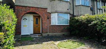 Maisonette to rent in Wide Way, Mitcham CR4