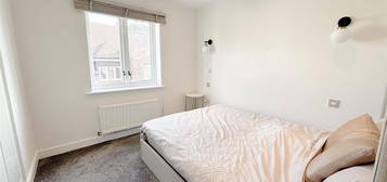 3 bed flat to rent