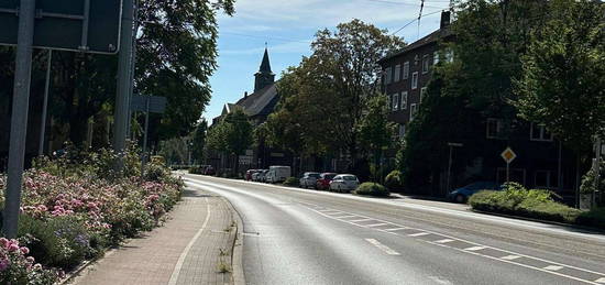 Neu renovierte helle und kühle Dachgeschosswohnung in zentraler Lage