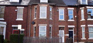 6 bedroom terraced house to rent