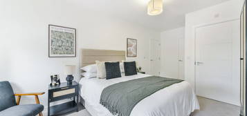 Flat for sale in Russell Hill Road, Purley CR8