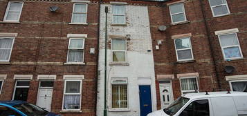 4 bed flat for sale