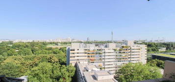 Über den Dächern der Stadt: Ihr neues Zuhause im 12. Stock mit Panoramablick