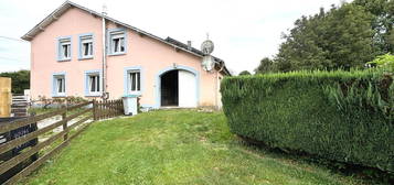 Charmante maison de campagne à Rocroi avec 4 chambres et terrai