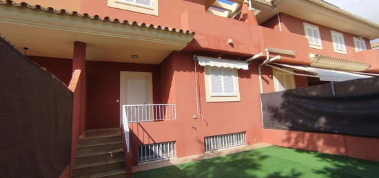 Casa adosada en venta en Puertas del sur - Guadabajaque