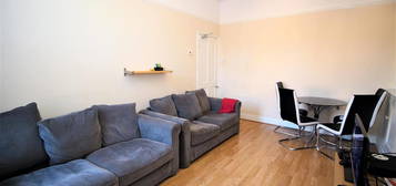 Maisonette to rent in Bayswater Road, Jesmond, Newcastle Upon Tyne NE2