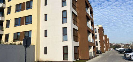 Apartament  2 camere Podul de Fier , 65 metri, etaj parter Cod:156529