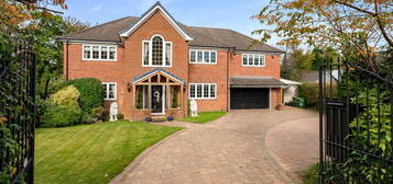 5 bedroom detached house for sale