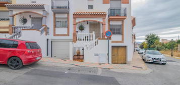 Casa adosada en venta en Miguel Delibes, Padul