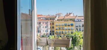 Piso en venta en Calle Meson de Paredes, Embajadores - Lavapiés