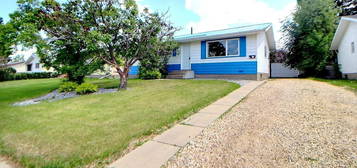 3409 Erickson Dr, Camrose, AB T4V 3X1